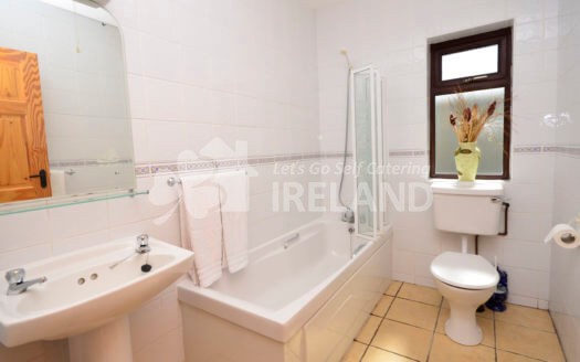 Cottage 118 – Cleggan