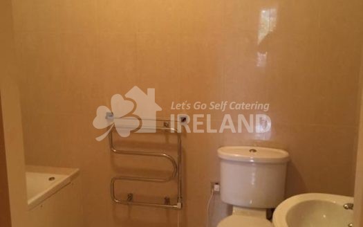 Beautiful Killarney Apartment, Woodlawn Rd.