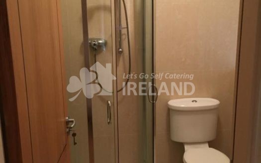 Beautiful Killarney Apartment, Woodlawn Rd.