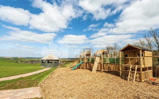 FOUR WINDS ,GLORIOUS IDYLLIC WATERSIDE SETTING