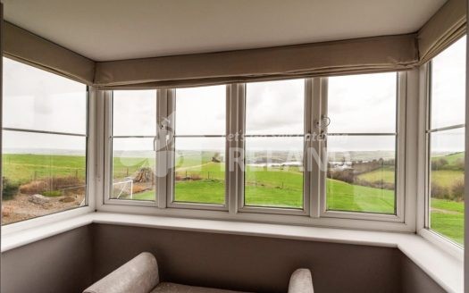 FOUR WINDS ,GLORIOUS IDYLLIC WATERSIDE SETTING