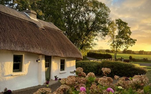 MURPHY’S THATCHED COTTAGE